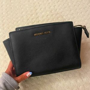 Michael Kors Mini Selma Crossbody Black